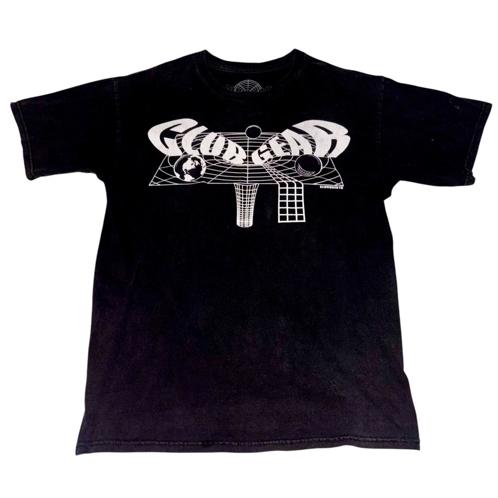 "CLUBGEAR"✨$10 when bundled✨🌎RARE💎 🌍💎  HOLE GRAPHIC TEE 🌏